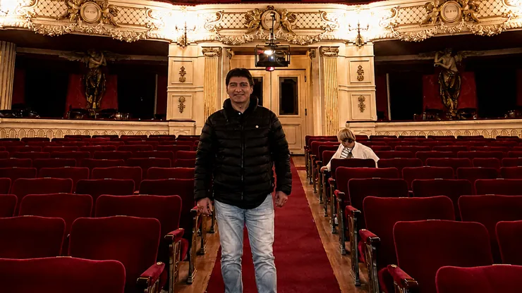 Luis Cueto le contó a RedGol parte de su vida diaria como funcionario del Teatro Municipal.