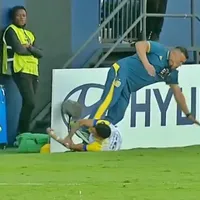 ¡Amarilla profe! Almirón víctima de patadón de su jugador en Ecuador