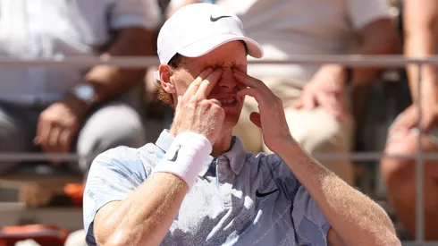 Jannik Sinner dijo adiós en Roland Garros.