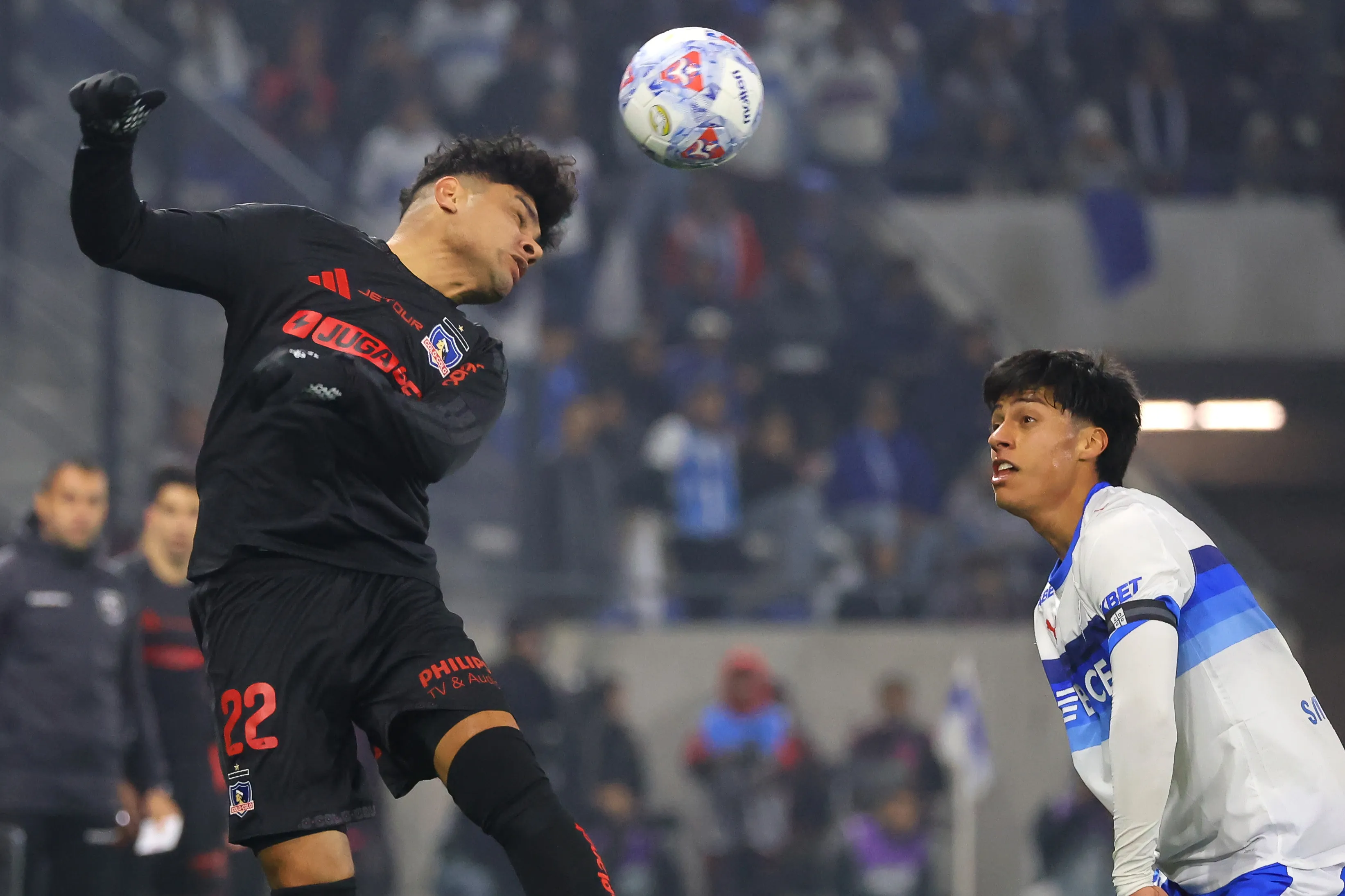 Claudio Aquino tuvo con Colo Colo un clásico ante Católica para el olvido el pasado domingo. | Foto: Photosport.