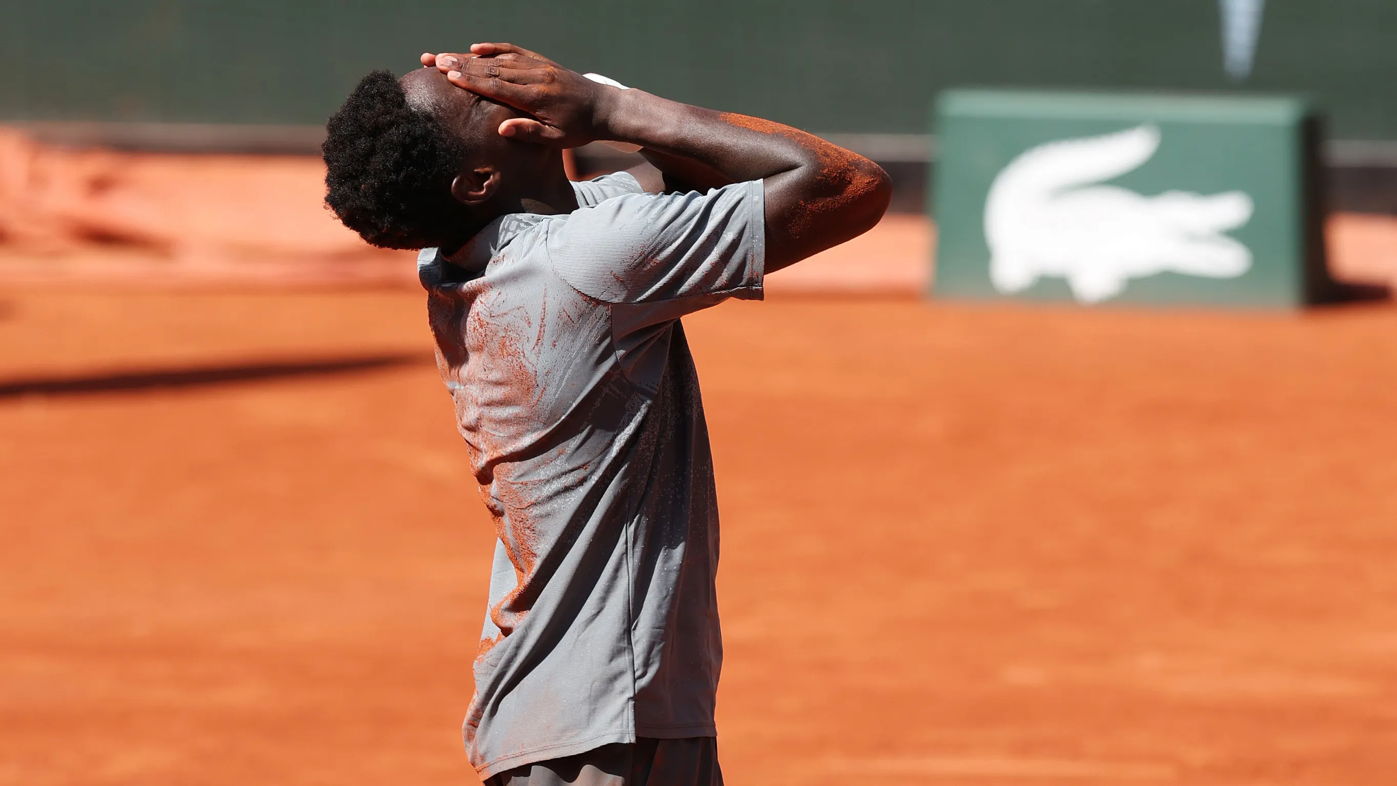Moïse Kouamé celebrando su victoria ante Diego Vallejo en Roland Garros. Foto: Getty