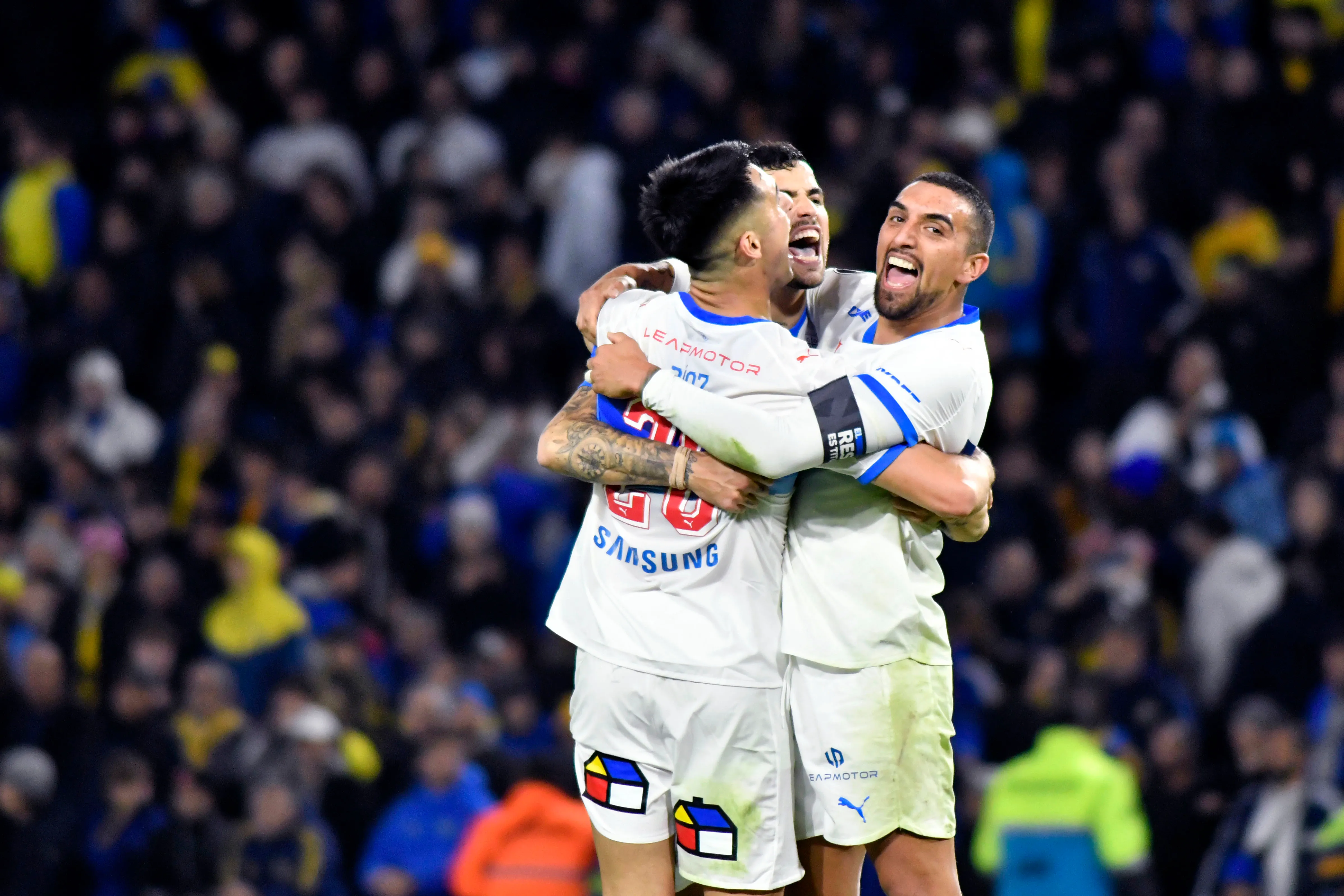 Católica eliminó a Boca en La Bombonera. Imagen: Photosport
