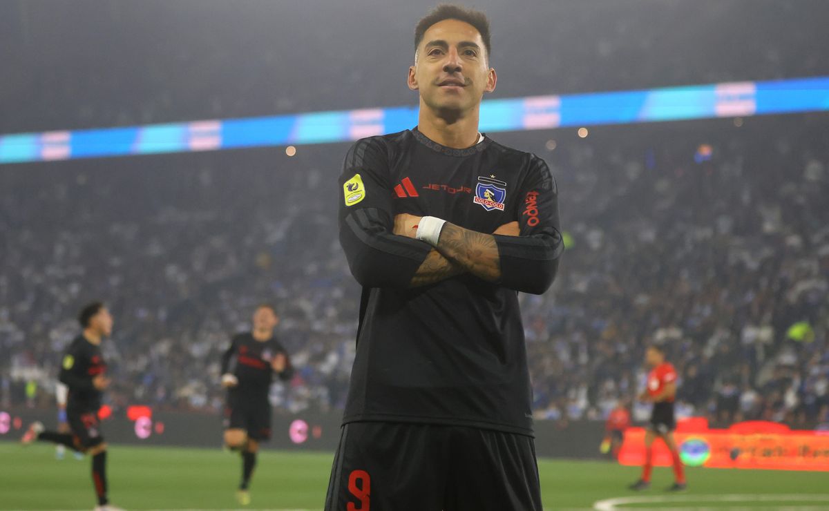 Colo Colo brilla en importante ranking internacional: la táctica de Fernando Ortiz es destacada
