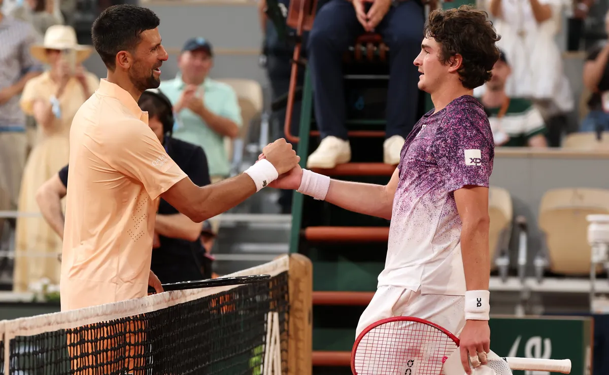 Novak Djokovic elogia a Joao Fonseca tras derrota en Roland Garros