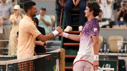 Joao Fonseca le ganó a Novak Djokovic en Roland Garros.