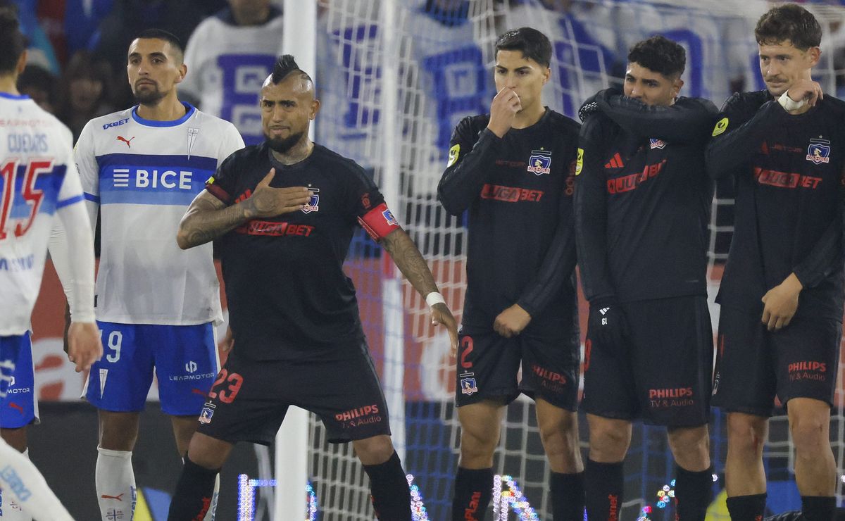 La arenga de Arturo Vidal en Colo Colo para doblegar a la UC: “No podemos fallar en otro clásico”