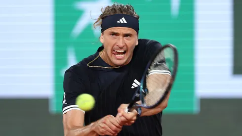 Alexander Zverev avanza en Roland Garros.