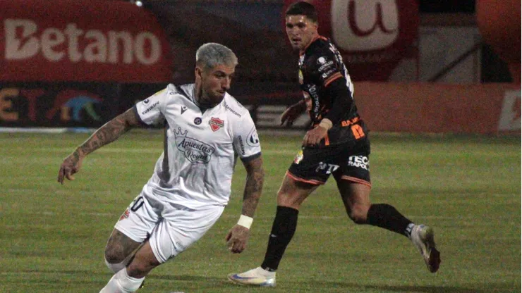 Ñublense hundió más a Cobresal en la tabla de posiciones.