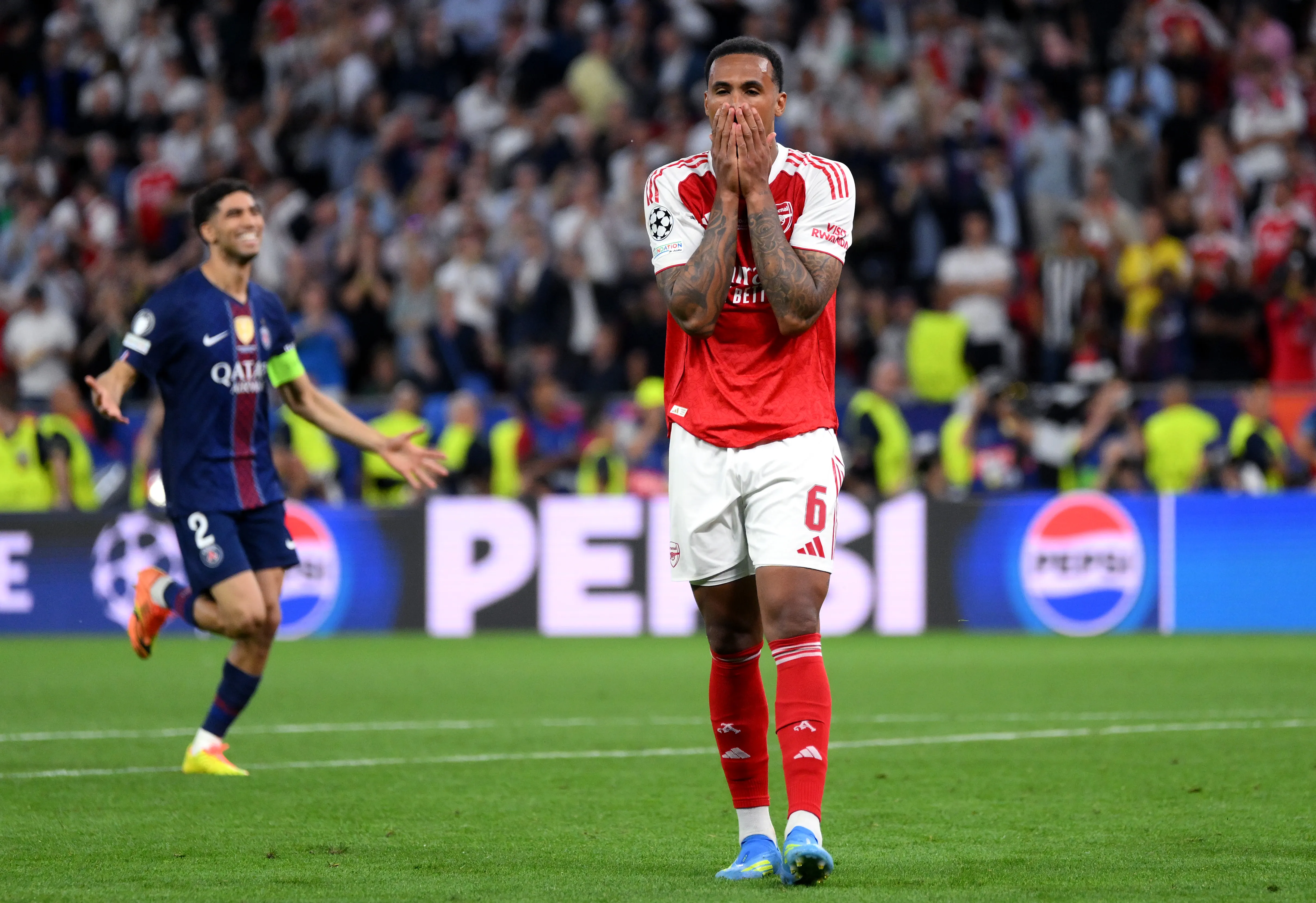 Gabriel falló su penal y le dio la Champions al PSG frente al Arsenal. Foto: Getty Images.