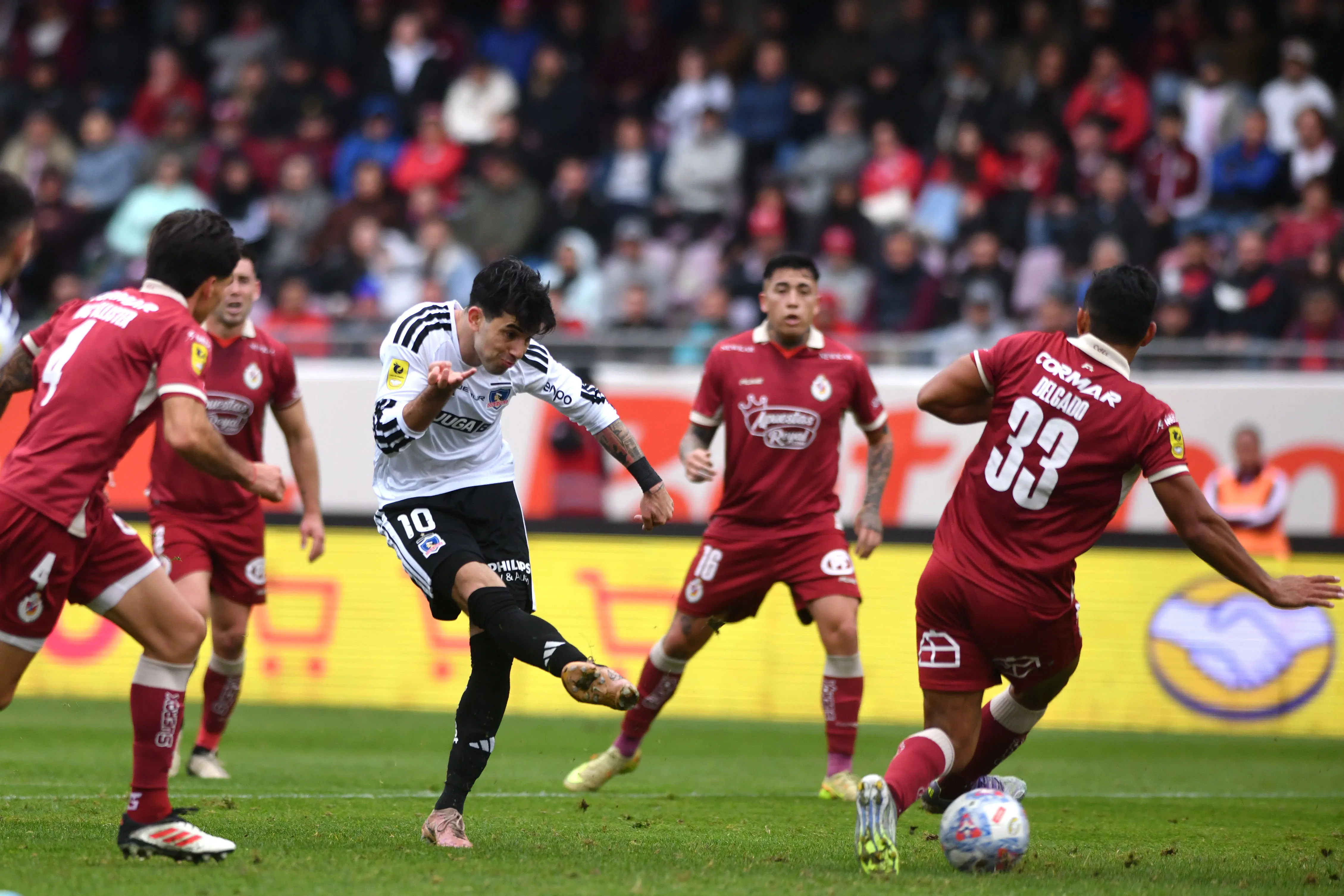 Lautaro Pastrán marcó golazo en el triunfo de Colo Colo sobre La Serena. Photosport.
