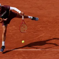 Alejandro Tabilo en llamas: gana otro partido intenso en Roland Garros
