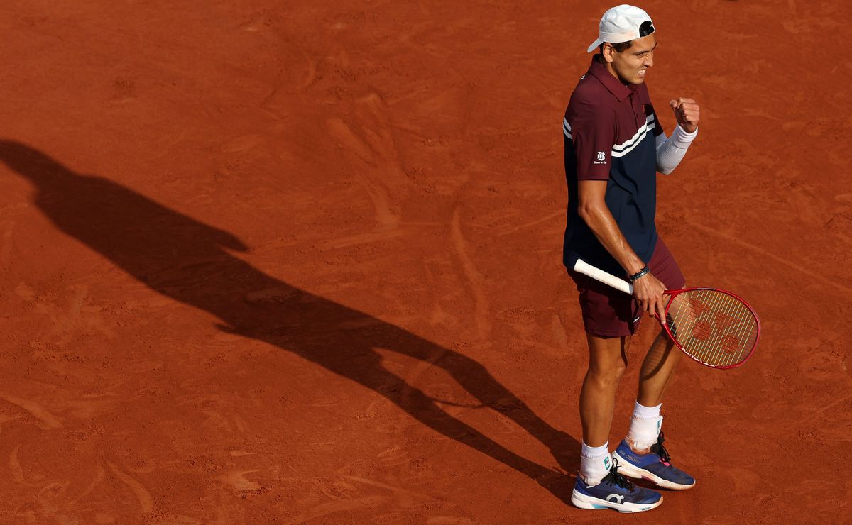 Alejandro Tabilo vs Félix Auger-Aliassime: horario y ver EN VIVO por los octavos de Roland Garros