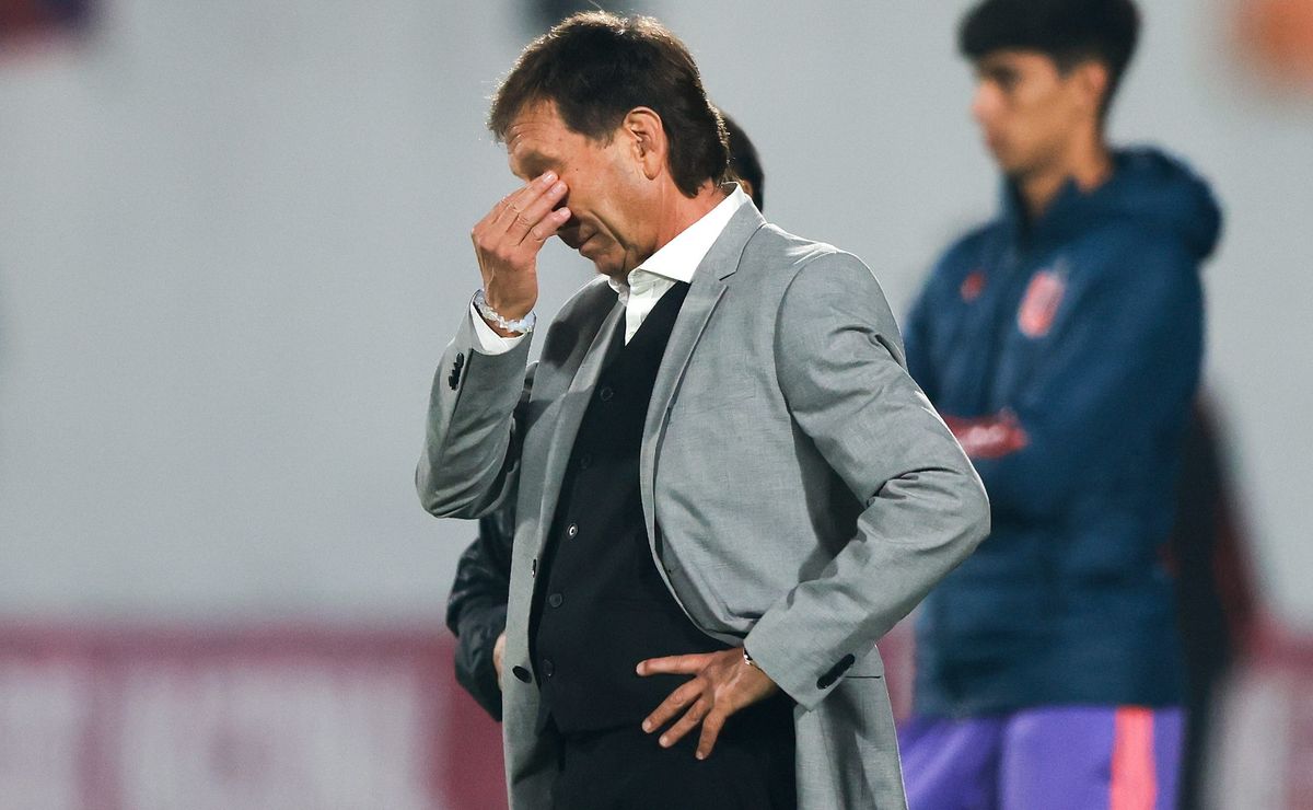 Nano Díaz también apunta al árbitro por la expulsión en la caída de Concepción vs U de Chile: “Vamos a echar 350 jugadores por fecha”