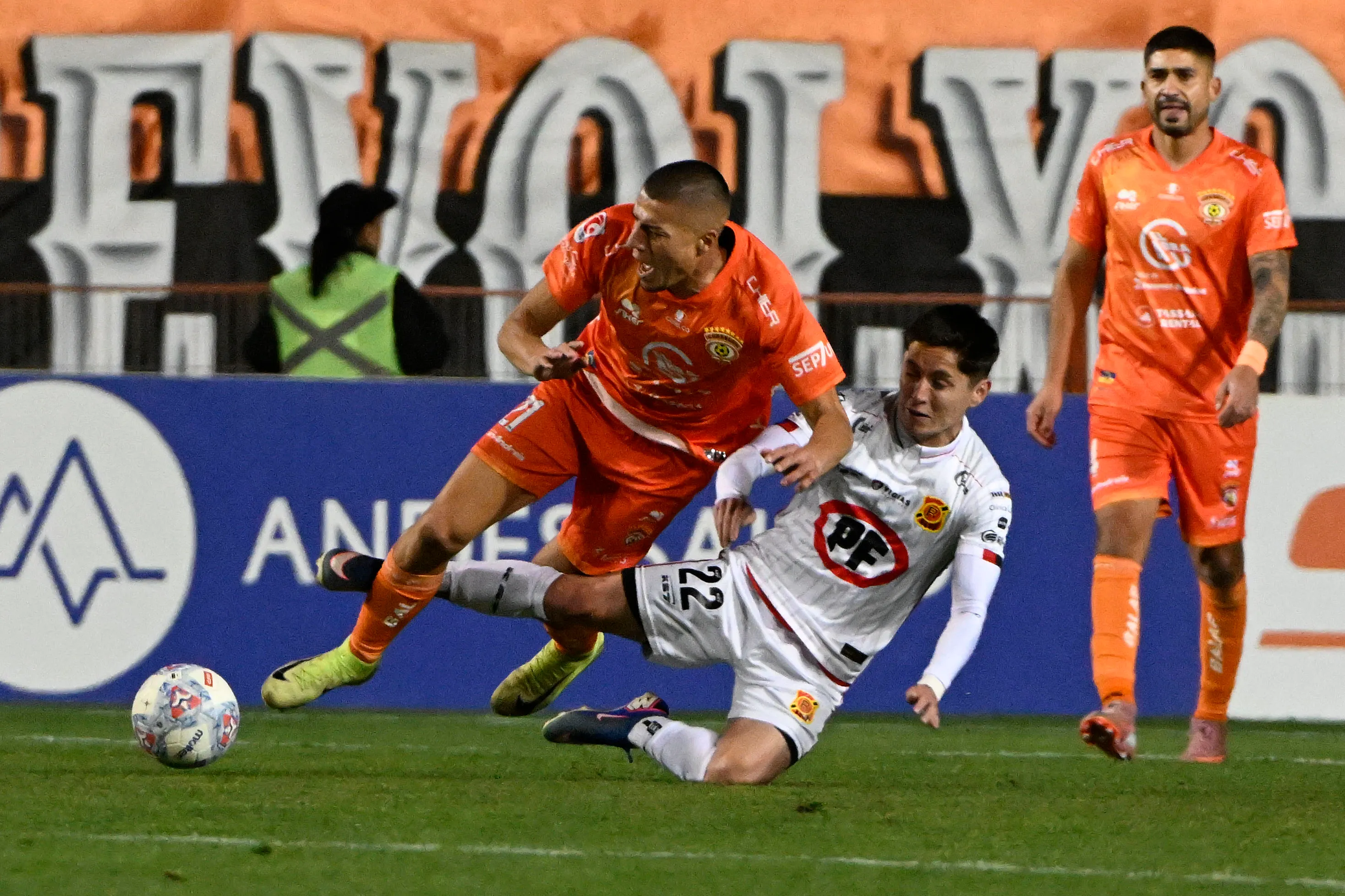 Cobreloa es puntero de Primera B