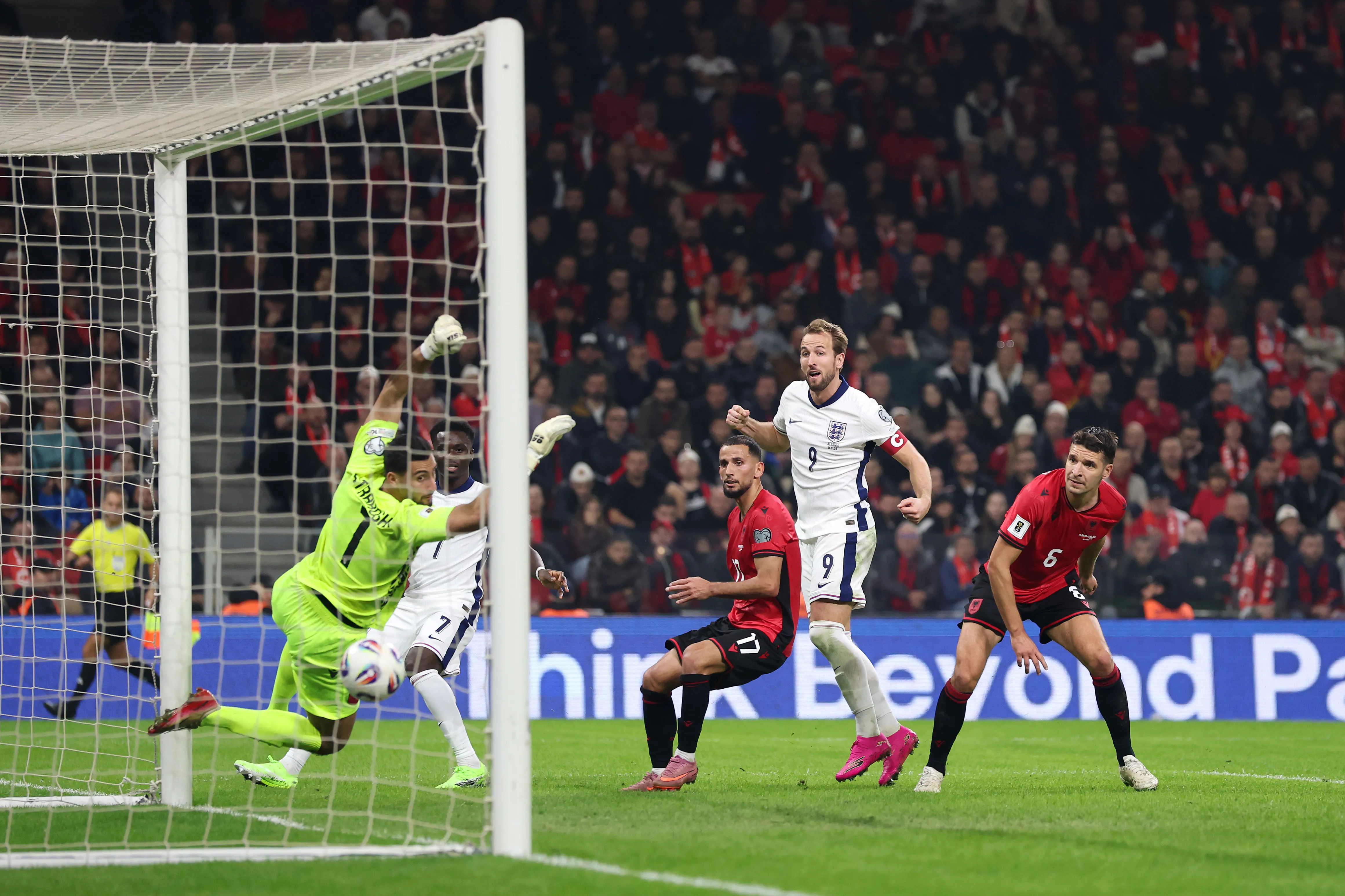 Harry Keane anotando ante Albania por Eliminatorias | Getty Images