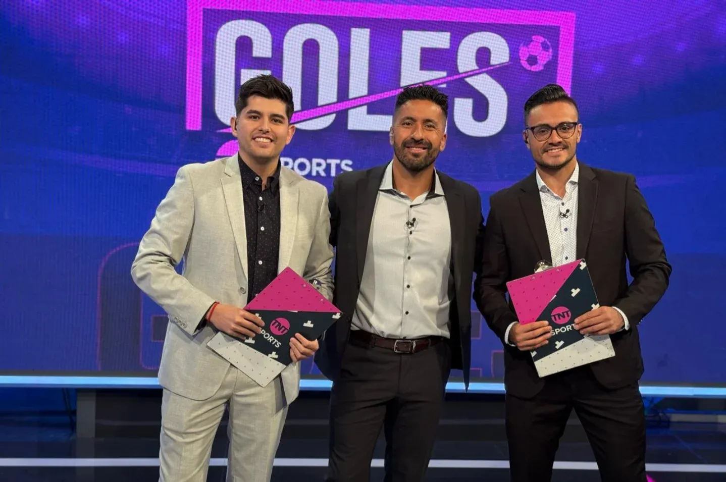 Fabián y su faceta participando en programas del canal.