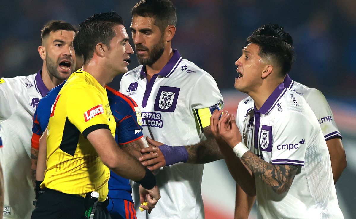 Árbitro revela el insulto de Diego Carrasco en polémico U. de Chile vs Deportes Concepción
