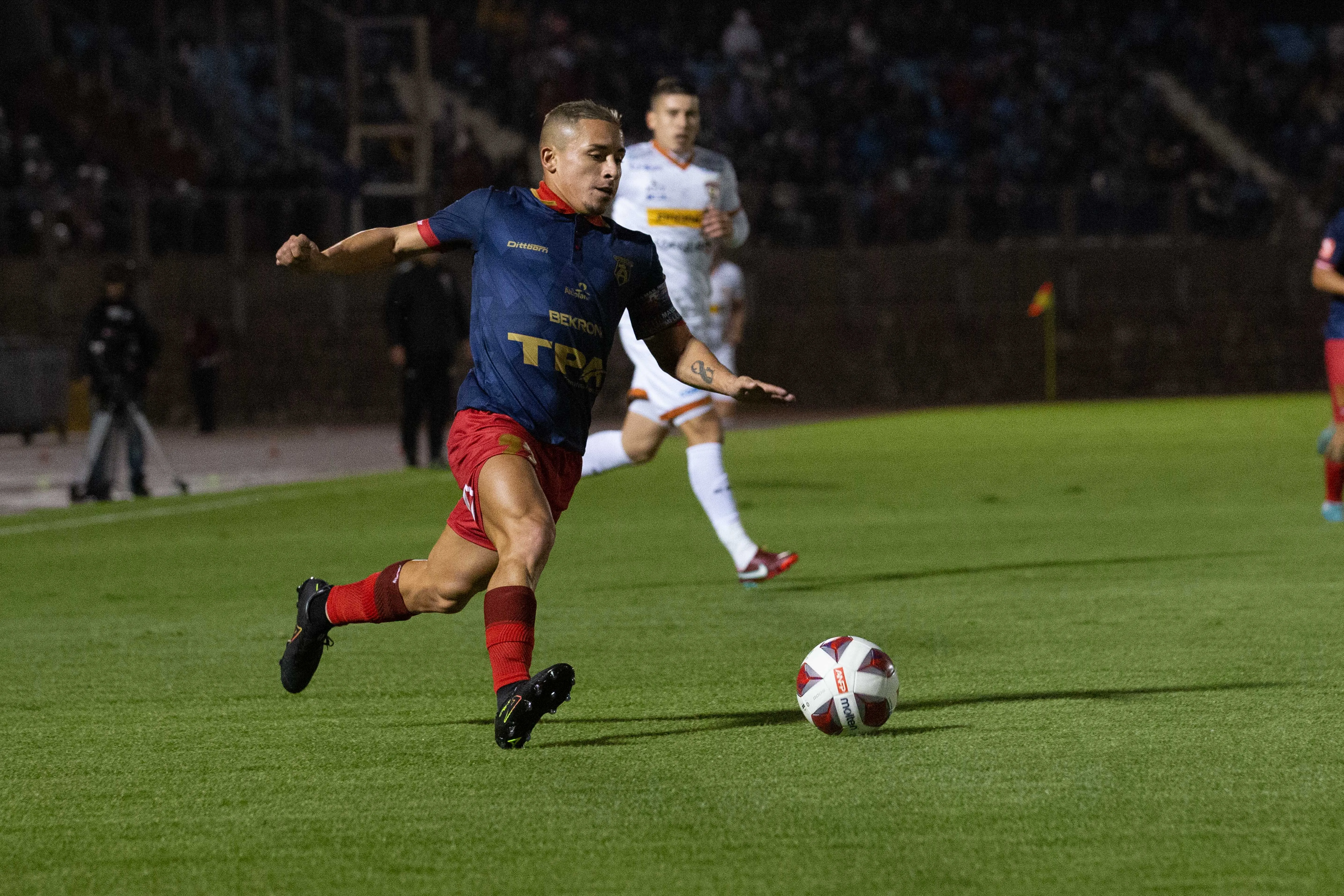 Nahuel Donadell durante su primer ciclo en los Bravos del Morro: Patricio Banda/Photosport