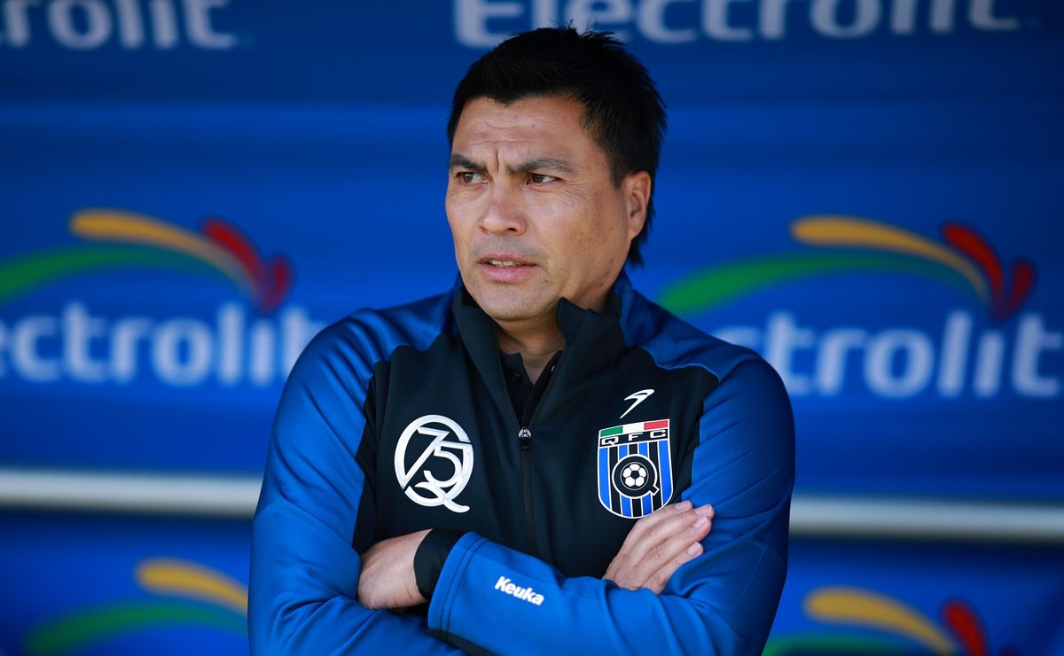 Esteban González responde a la posibilidad de dirigir a Colo Colo, la U o la UC: “Si en alguno momento se da…”