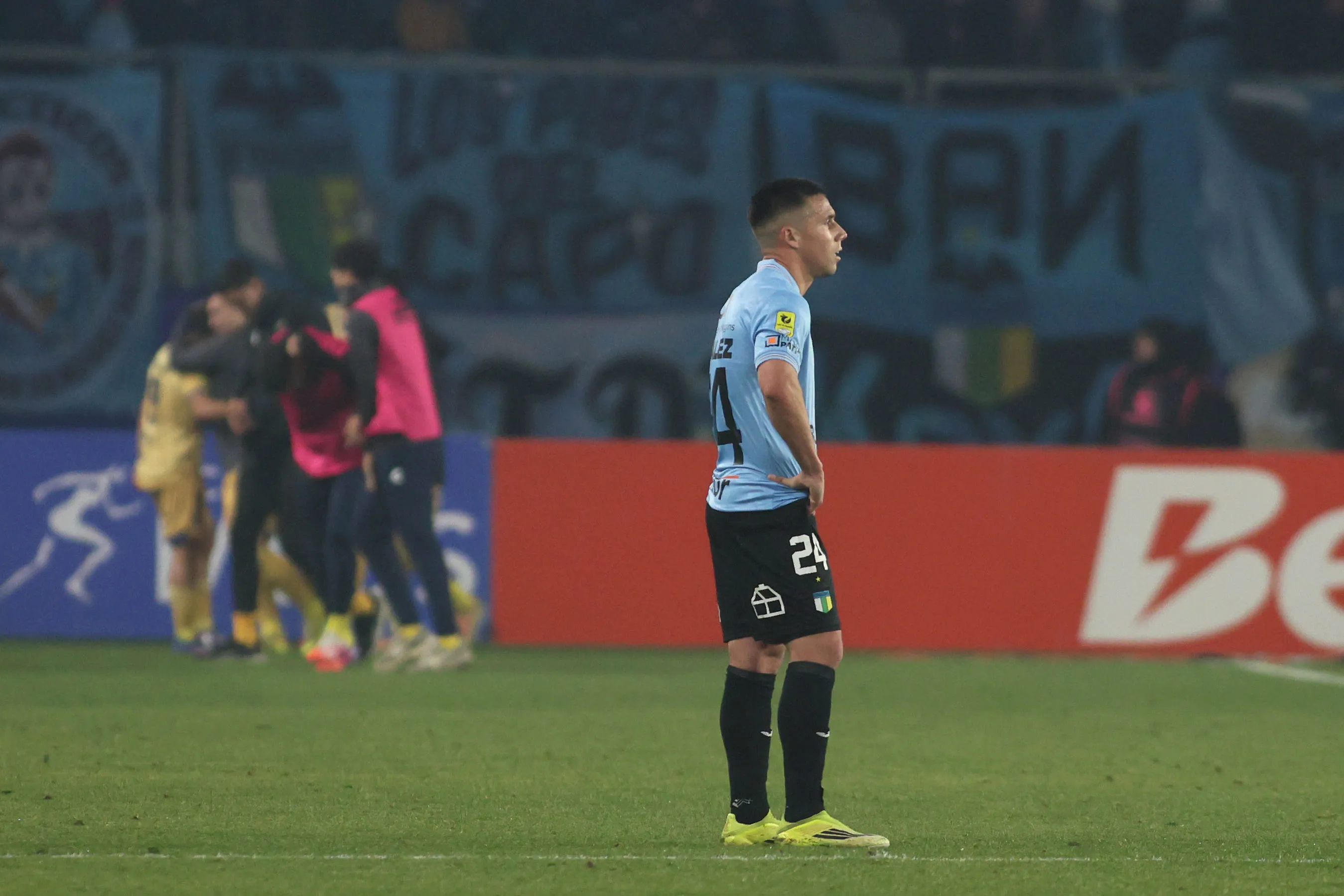 Francisco González se lamenta en un gol de Everton vs O’Higgins. (Jorge Loyola/Photosport).