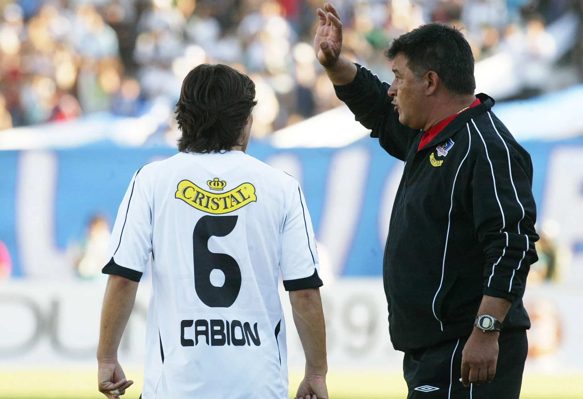 José Luis Cabión recibe indicaciones del Bichi Borghi. (Luis Hidalgo | Photosport).