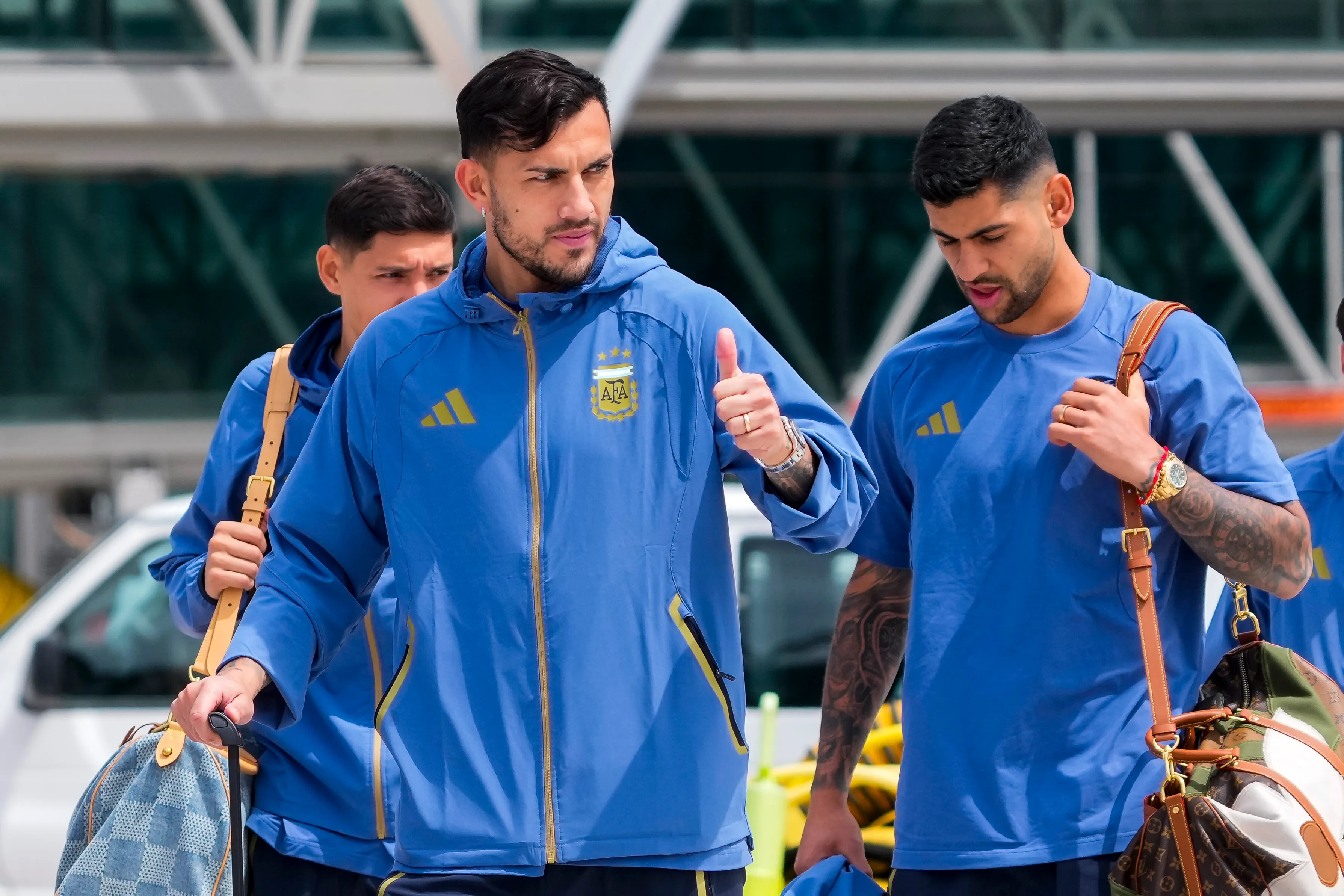 Leandro Paredes divide las aguas en la selección de Argentina: lo acusan de borrar a referentes de River del Mundial  (Photo by Jay Biggerstaff/Getty Images)