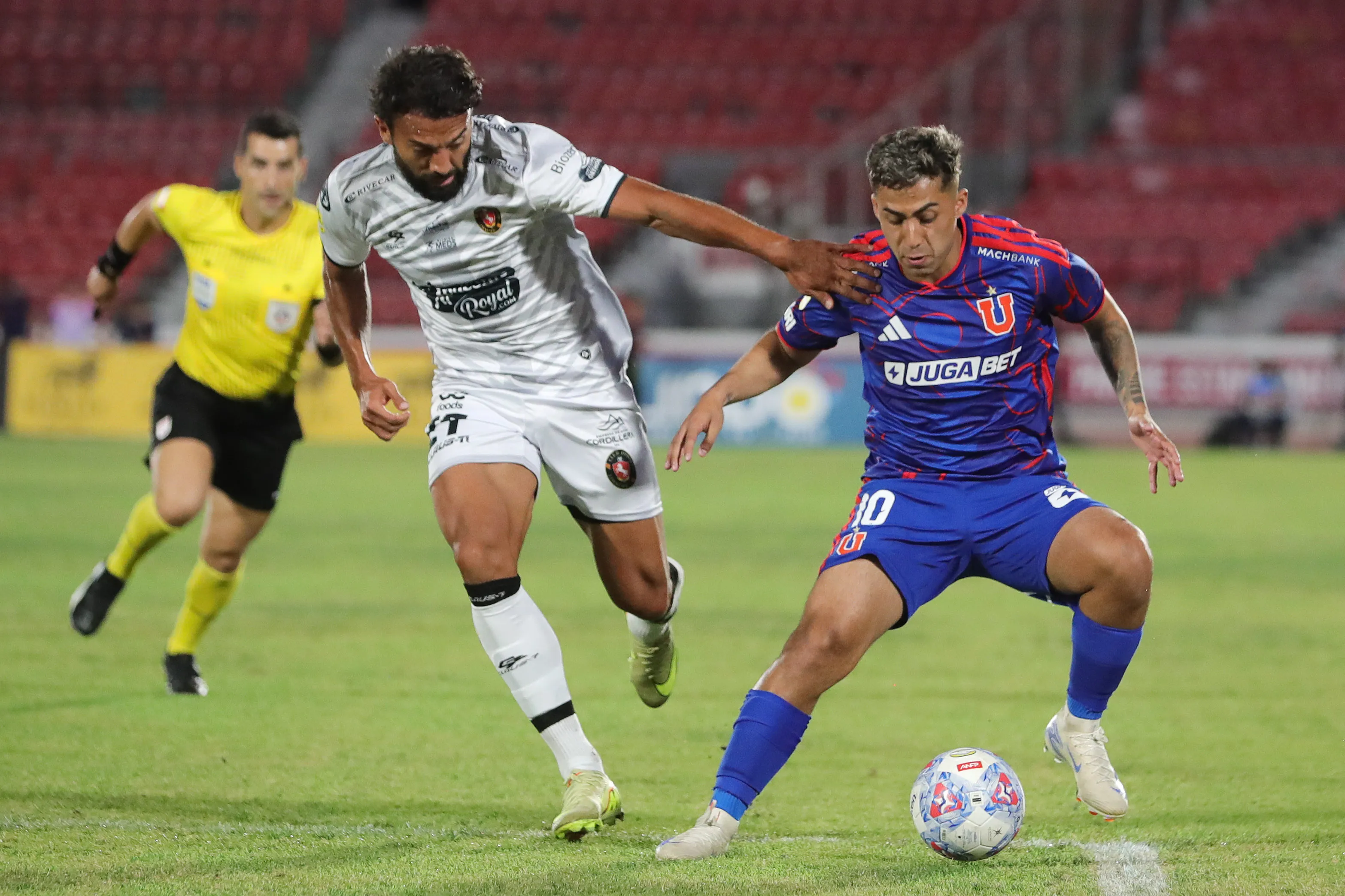 Lucas Assadi se pegó un bajón notable en esta temporada 2026 de Universidad de Chile. | Foto: Photosport.