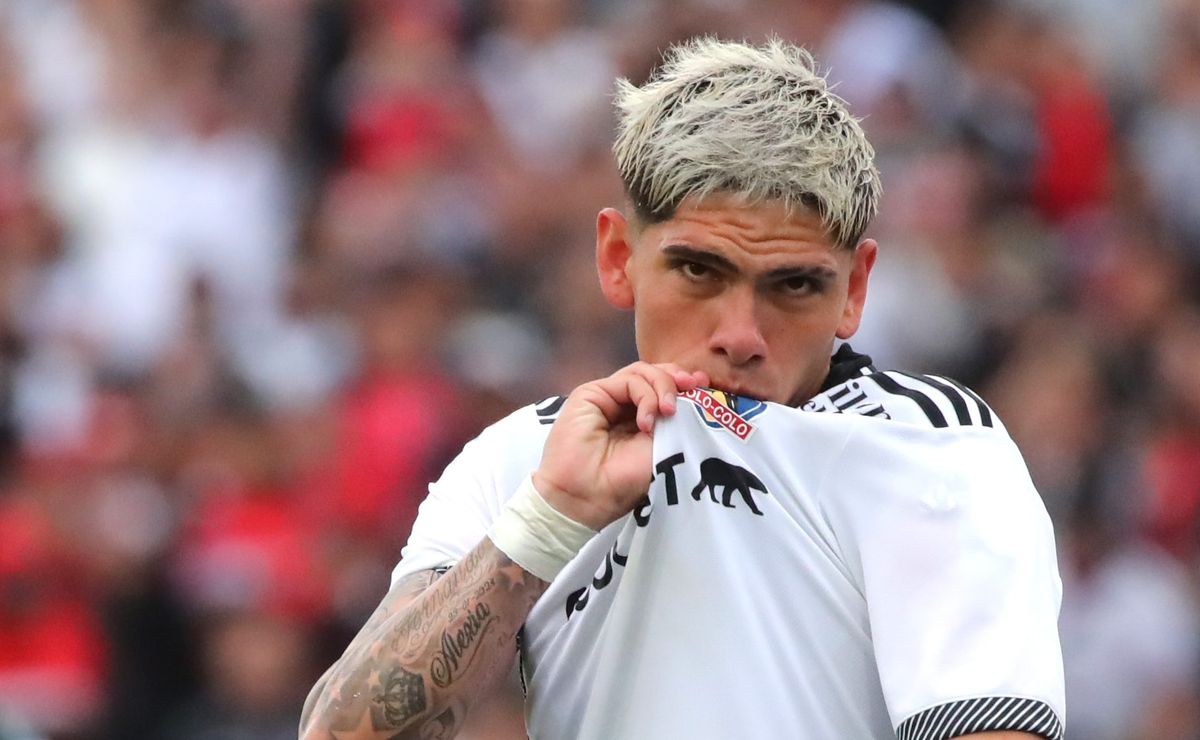 Claudio Borghi no se la cree: “Si Carlos Palacios vuelve a Colo Colo, no se va nunca más”