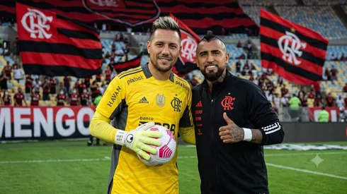El exportero del Fla compartió camarín con el King.