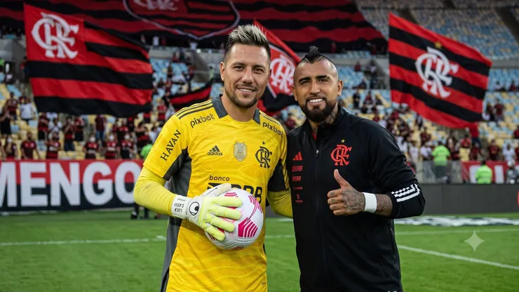 El exportero del Fla compartió camarín con el King.