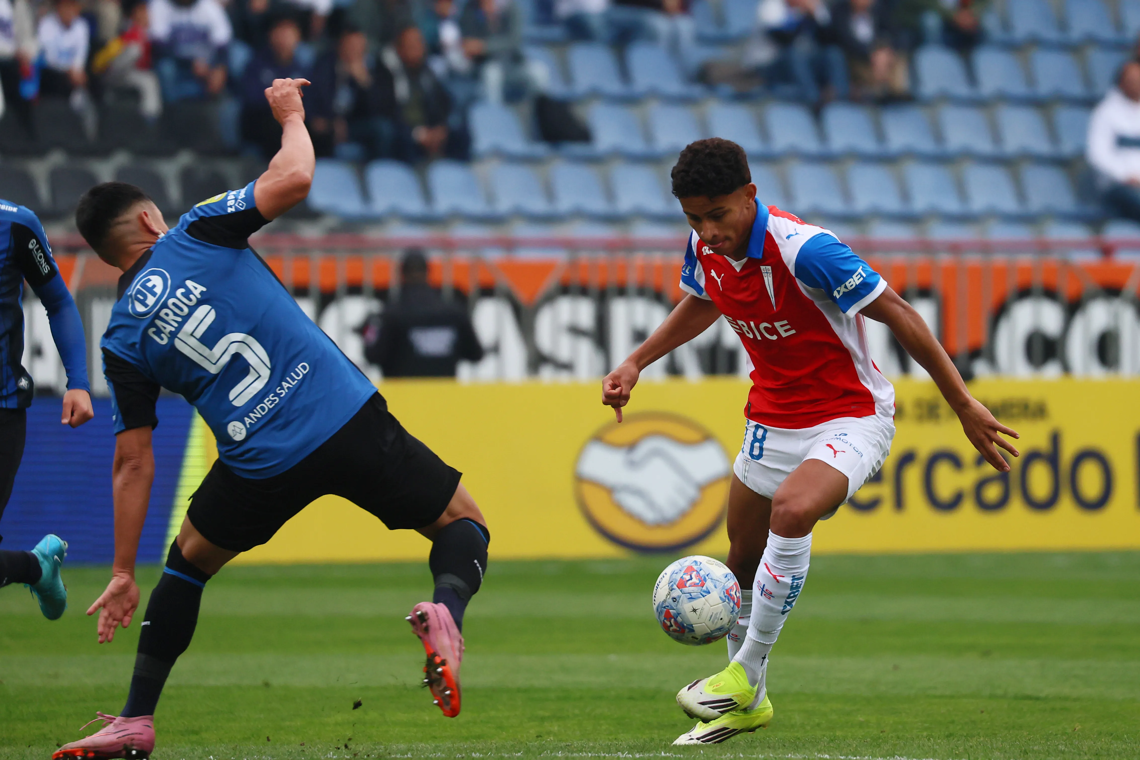 Otra imagen de Pancho Rossel en el estadio CAP de Talcahuano. (Eduardo Fortes/Photosport).