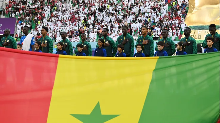 El último baile de Sadio Mané: todo un país sostiene al líder espiritual de Senegal.
