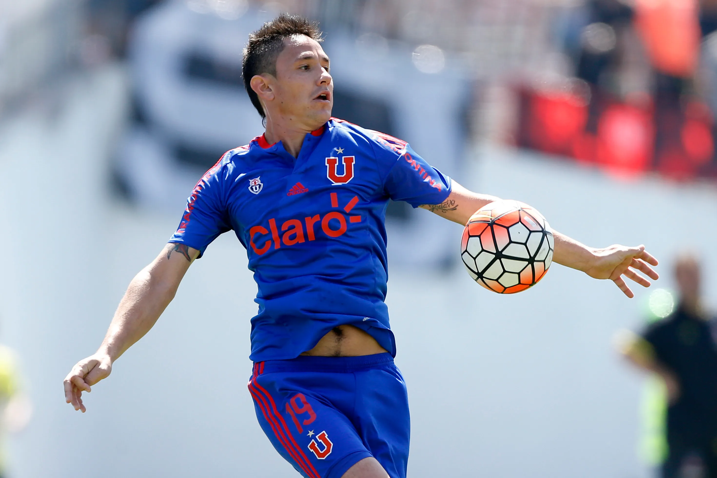 Gustavo Canales tiene un scouting con jugadores en Chile. Foto: Andres Pina/Photosport