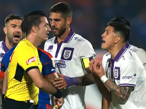 Durísimo castigo a Diego Carrasco tras garabato al árbitro