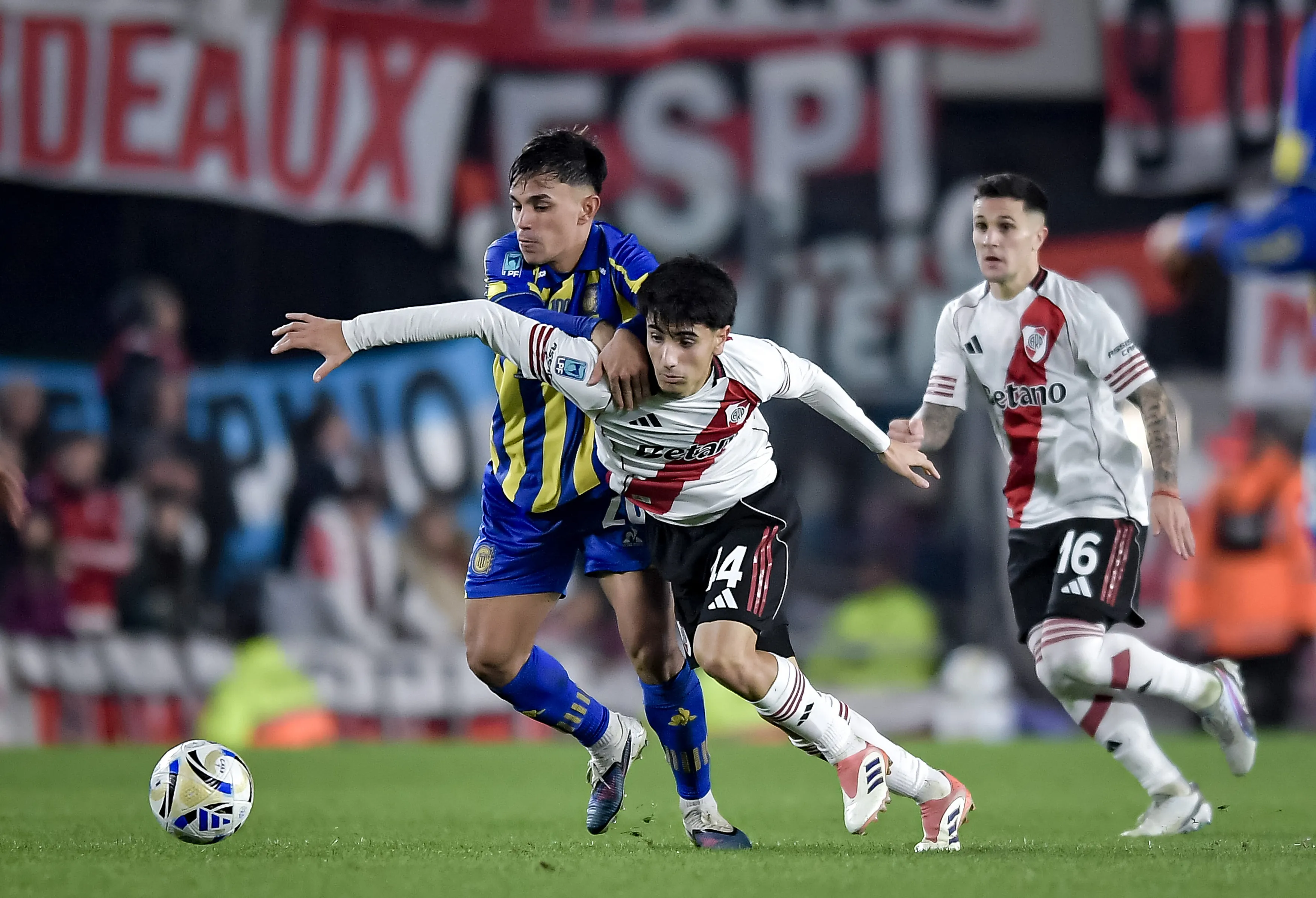 Rosario Central se quedó sin técnico con Vicente Pizarro. (Photo by Marcelo Endelli/Getty Images)