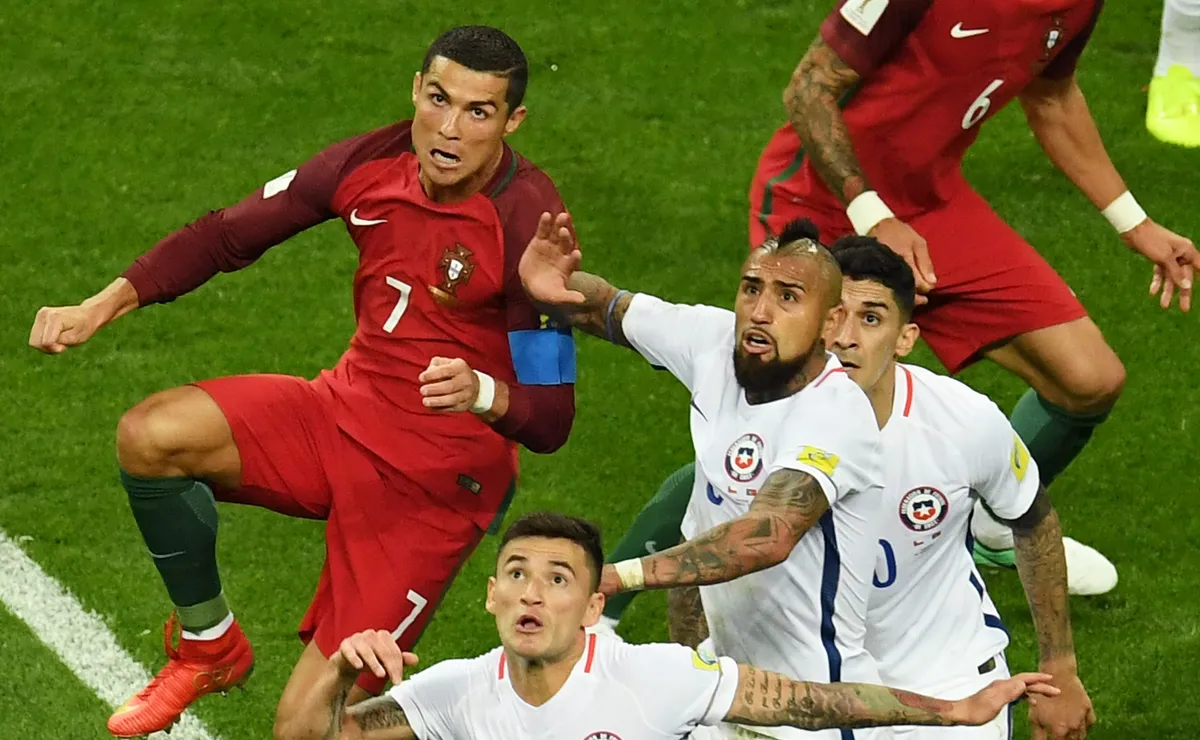 Portugal elogia a Arturo Vidal por su entrega en partido contra Chile