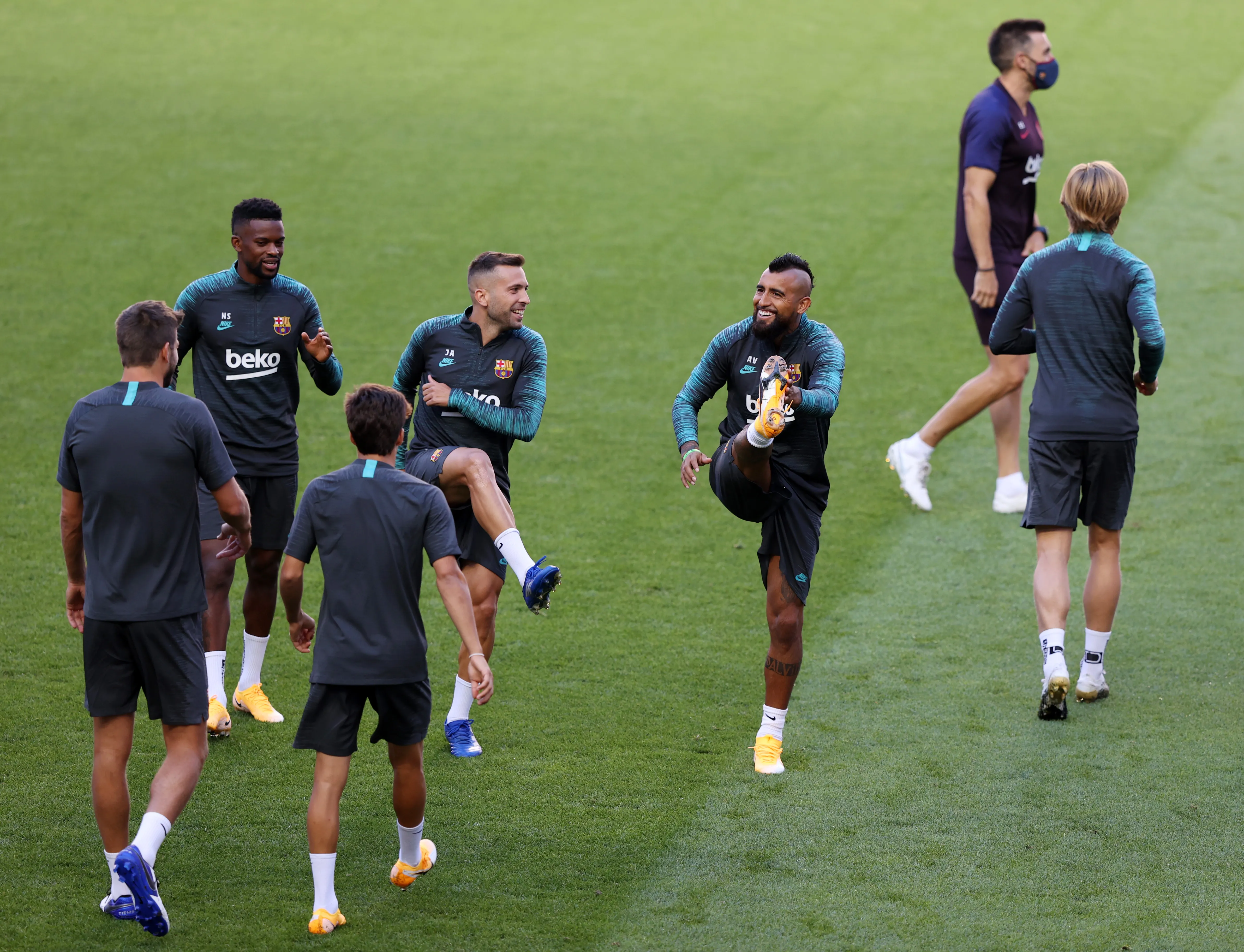 Nelson Semedo compartió con Arturo Vidal en el Barcelona (Photo by Rafael Marchante/Pool via Getty Images)
