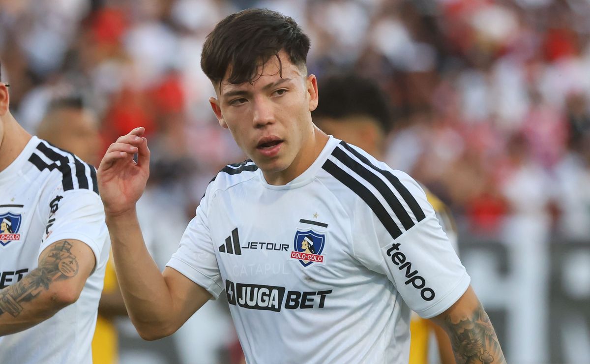 Leandro Hernández avisa a Colo Colo sobre su renovación: “Yo estoy enfocado en entrenar y jugar”