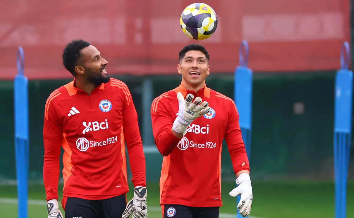 Jean Beausejour analiza arqueros de la selección chilena