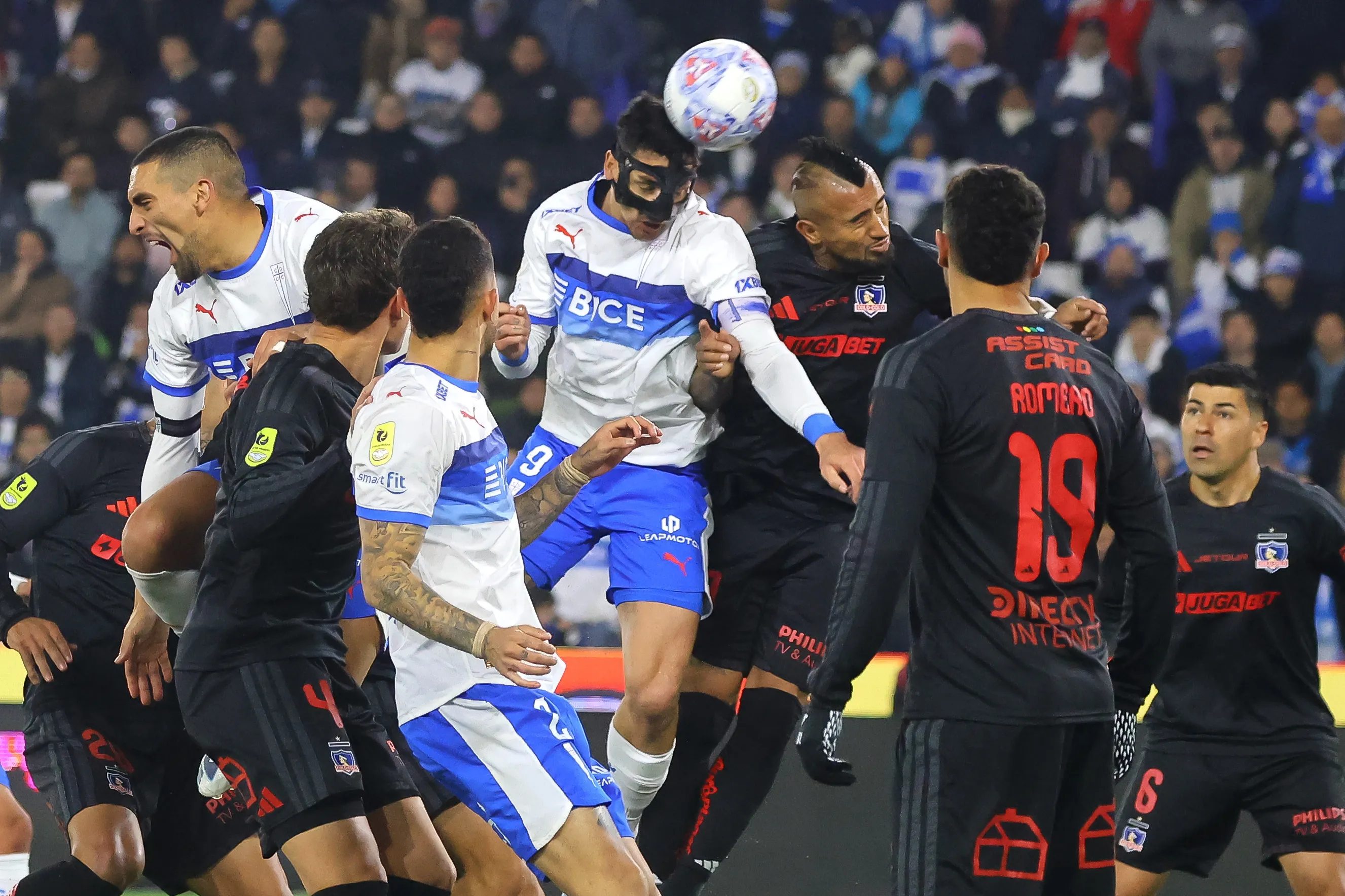 La pareja de Fernando Zampedri reveló que, además de Católica, también lo buscó Colo Colo. Foto: Photosport.