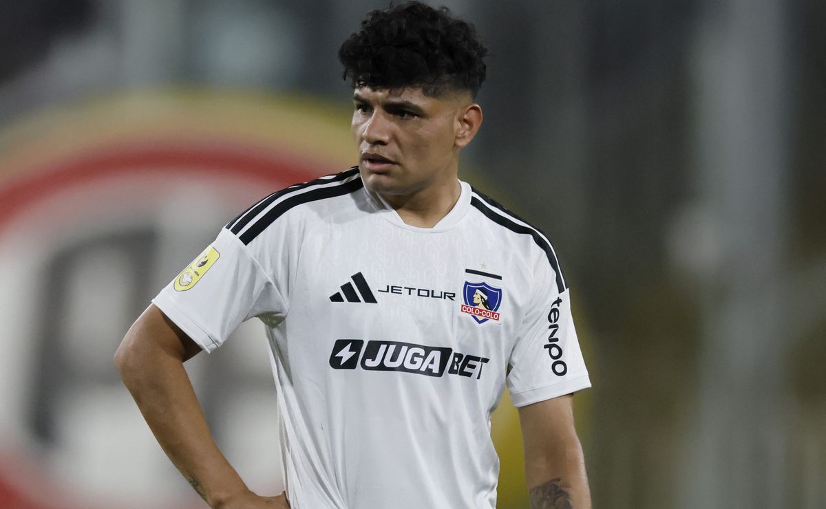 Claudio Aquino sufre en Colo Colo: entrena diferenciado y será baja contra Huachipato