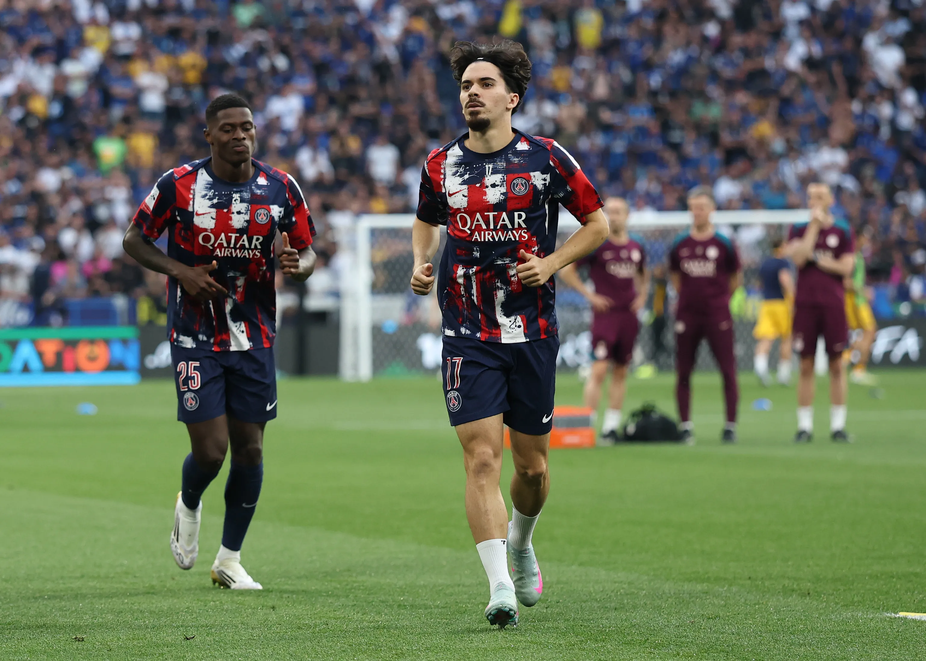 Vitinha y Nuno Mendes serán algunas de las bajas de Portugal para enfrentar a Chile. Foto: Getty Images.