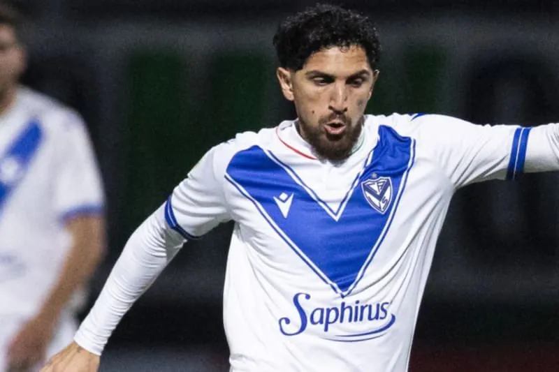 Diego Valdés es uno de los nombres que Colo Colo tiene en carpeta para el segundo semestre. | Foto: Archivo.