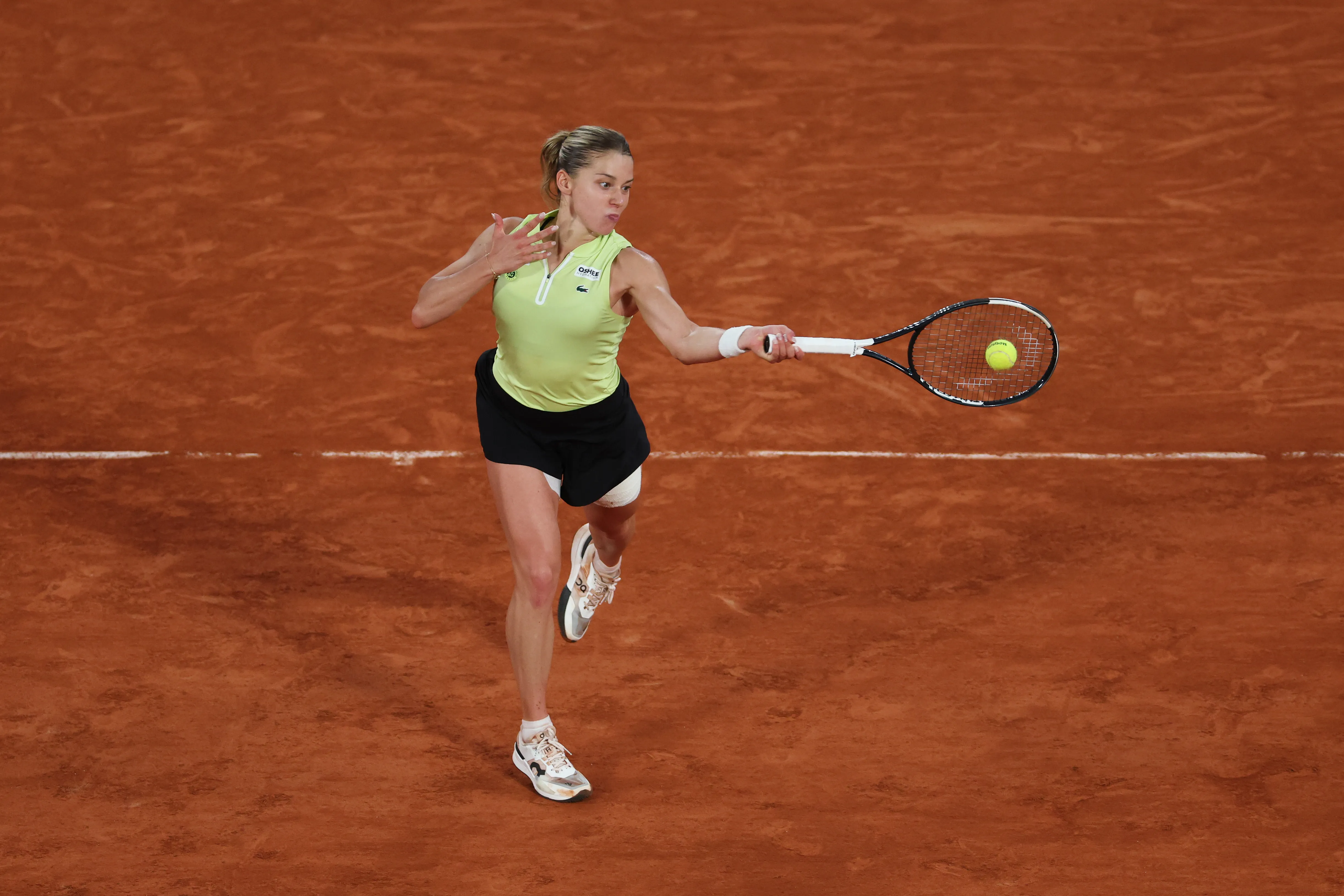 Maja Chwalinska va por el título en Roland Garros. (Photo by Matthew Stockman/Getty Images)