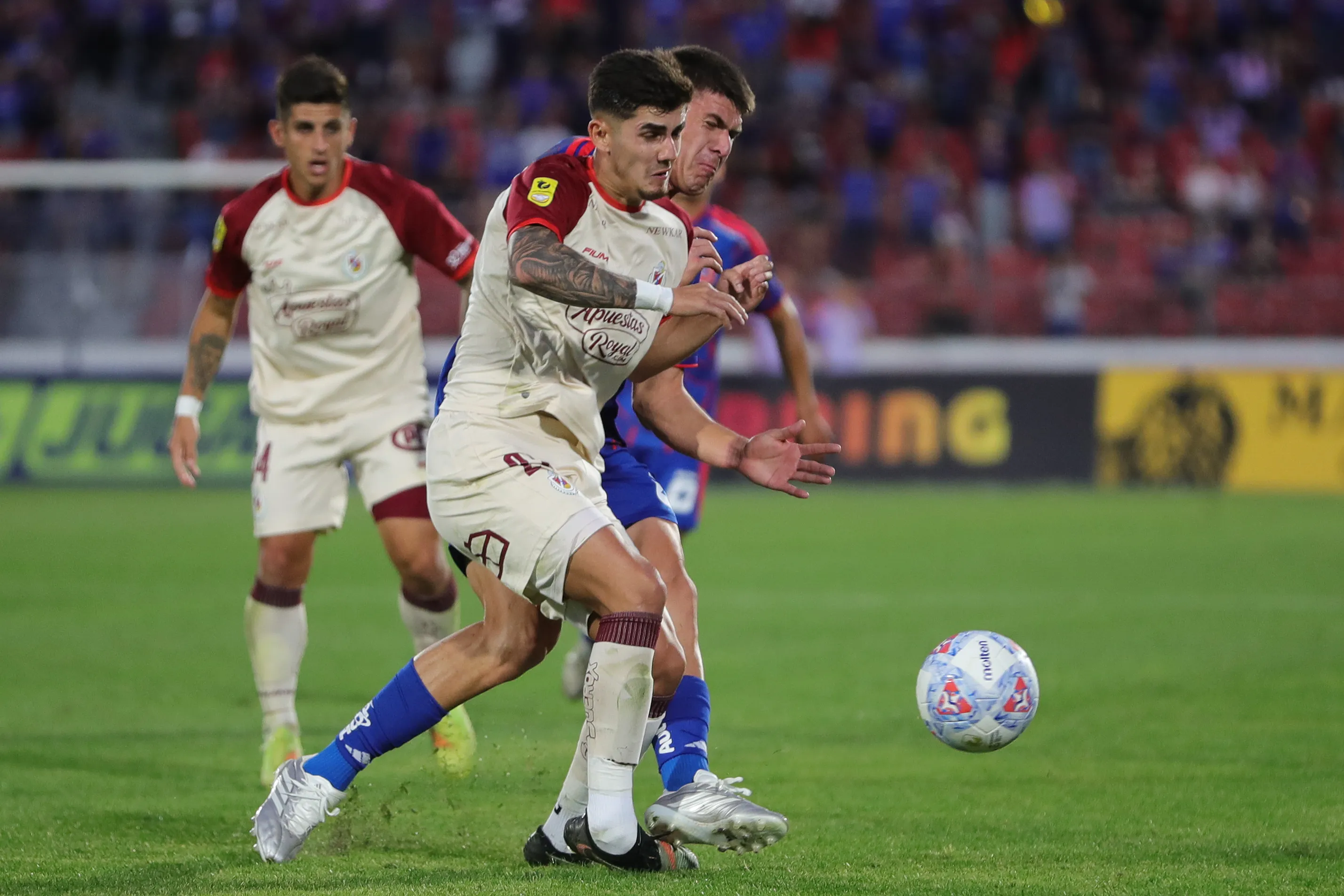 Lucas Romero está cada vez más afuera que adentro de la U. Foto: Photosport.
