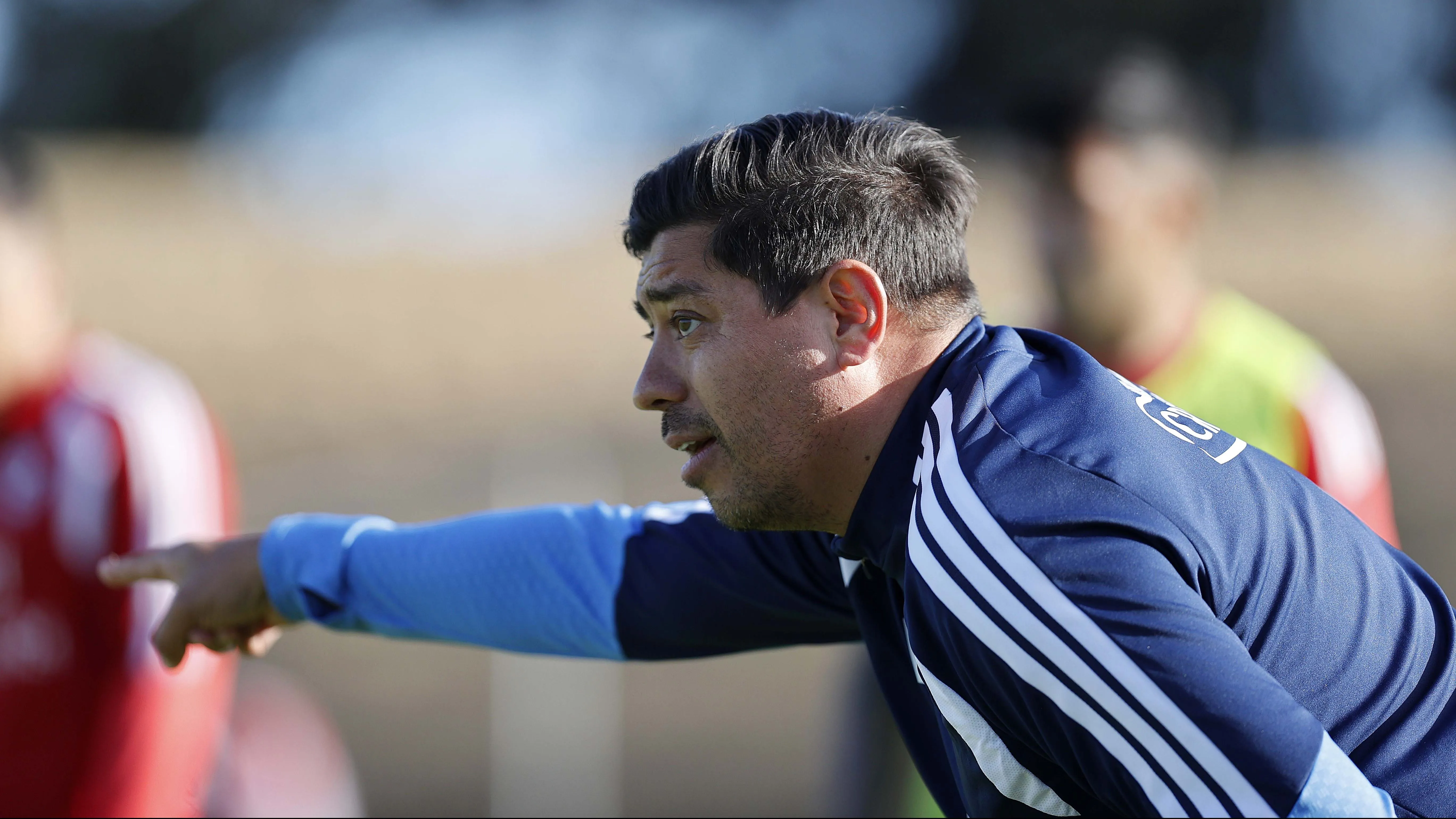 Nicolás Córdova elige a sus titulares en la Roja.
