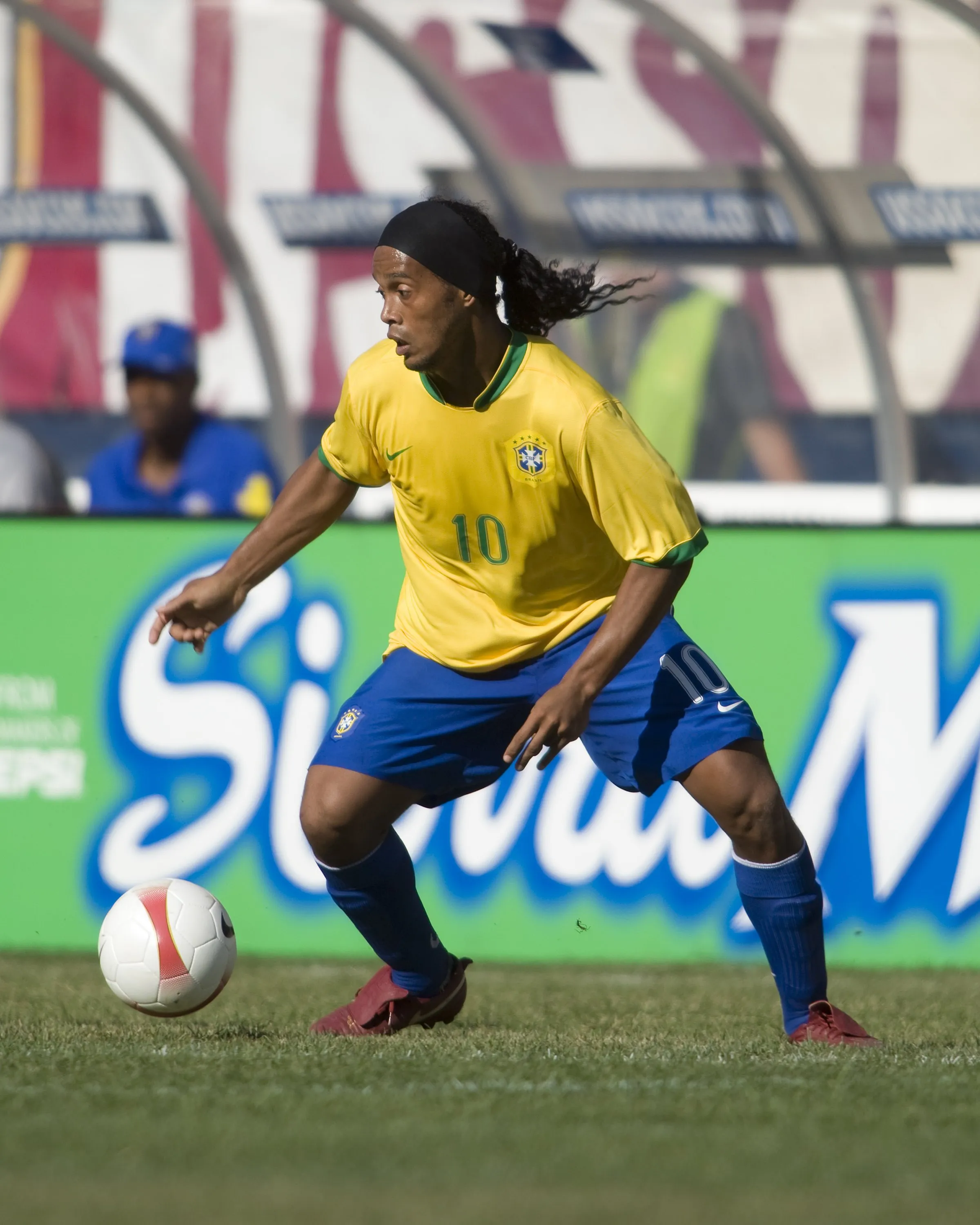 Ronaldinho estaba en un explosivo momento. (Photo by Ross Dettman/Getty Images)