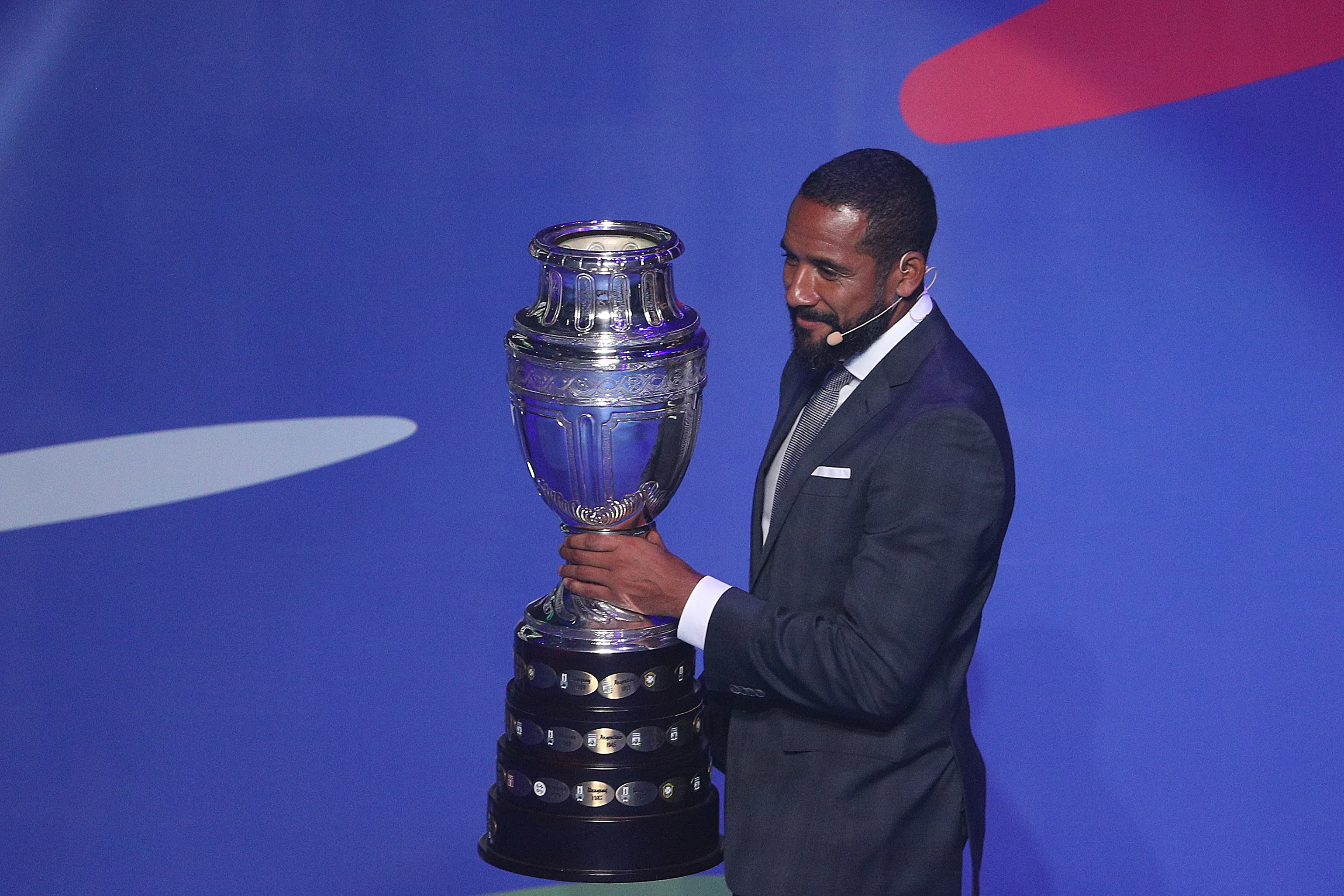 Jean Beausejour recibe elogios de Roberto Martínez. (Photo by Buda Mendes / Getty Images)