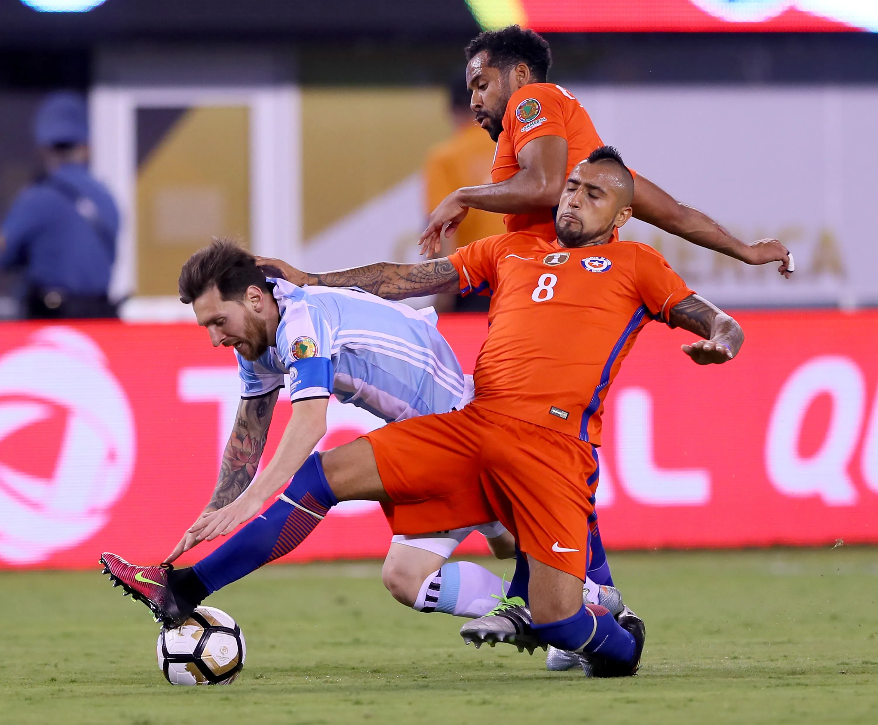 Jean Beasejour fue destacado por el DT de Portugal y fue elegido como el mejor de Chile (Photo by Elsa/Getty Images)