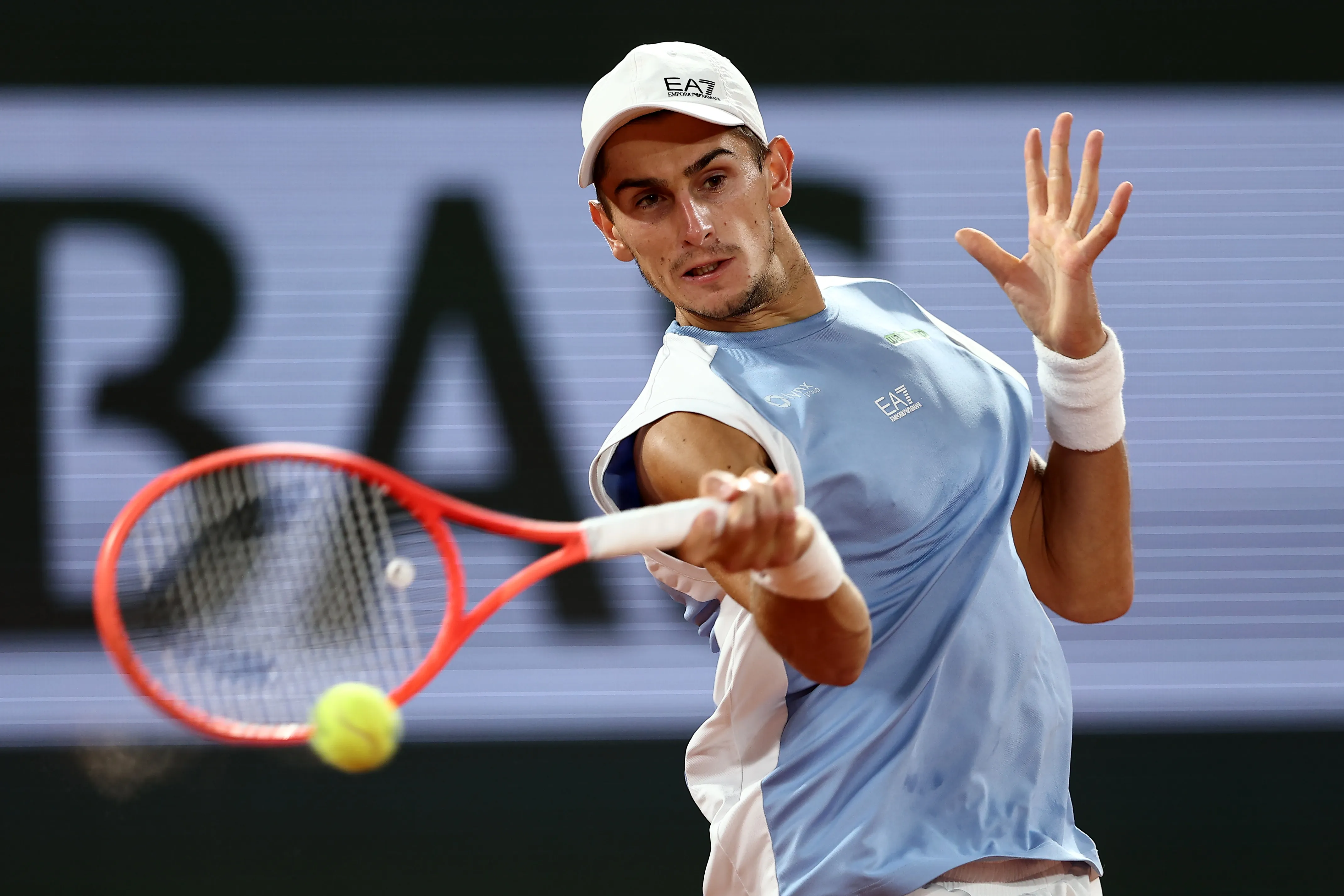 Matteo Arnaldi se baja de la semifinal de Roland Garros. (Photo by James Fearn/Getty Images)